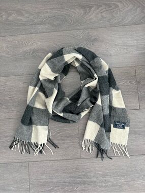 Abercrombie & Fitch Men’s Black gray & Cream Check Scarf